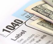 Jackson Hewitt hosts tax tweet-up.