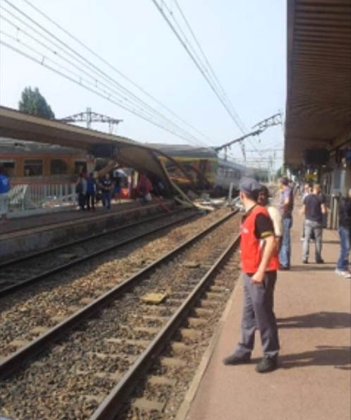 Train derailed France